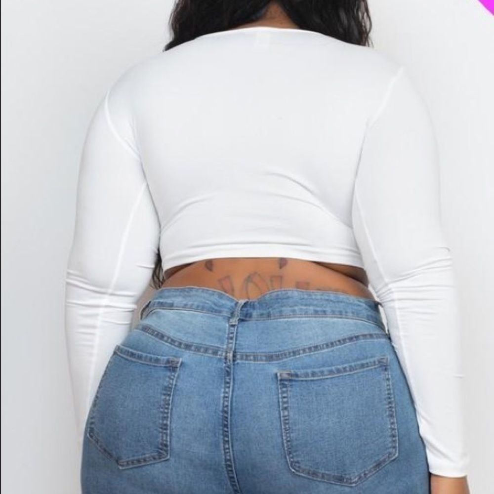 🔥Plus Size Drawstring Ruched Crop Top - Picture 2 of 5